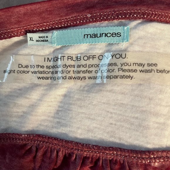 A brand new top with no tags - Picture 3 of 3